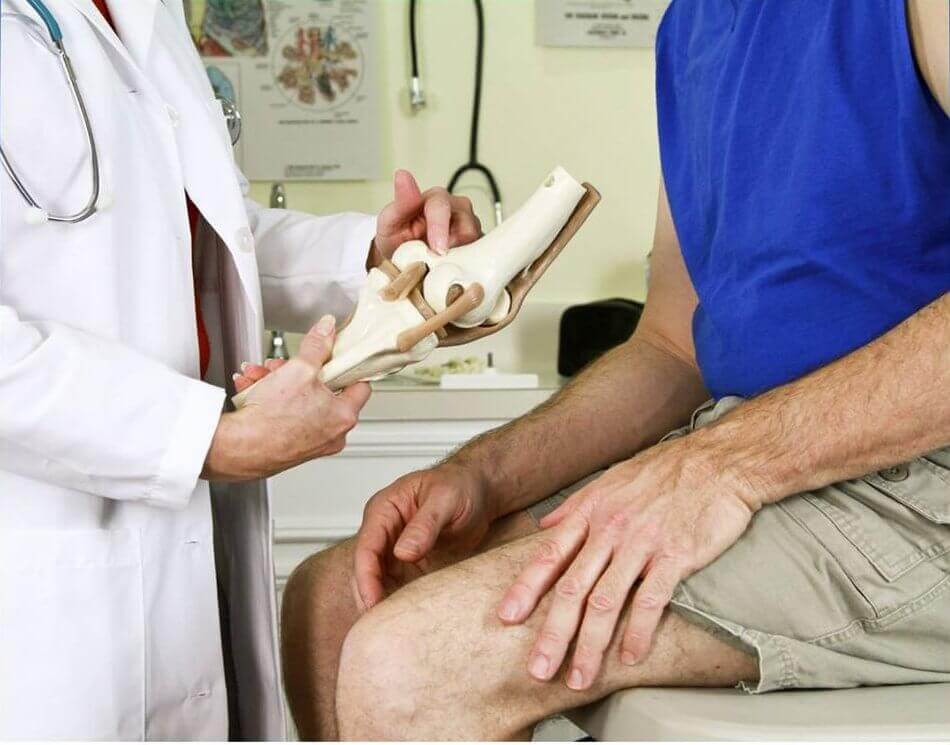 doctor for knee surgery